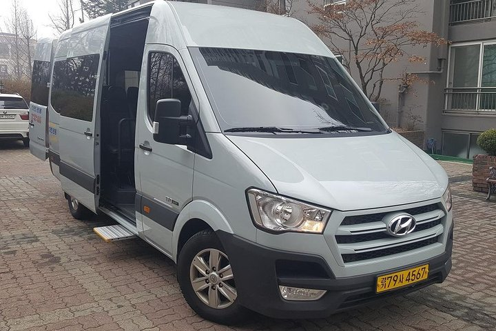 Unlock the City with Professional Car Hire Ho Chi Minh Services